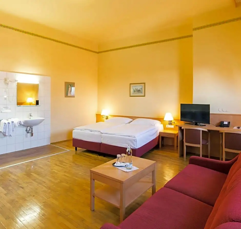 Economy room