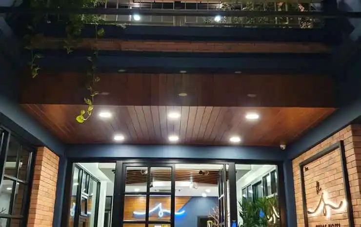 Lobby & Reception