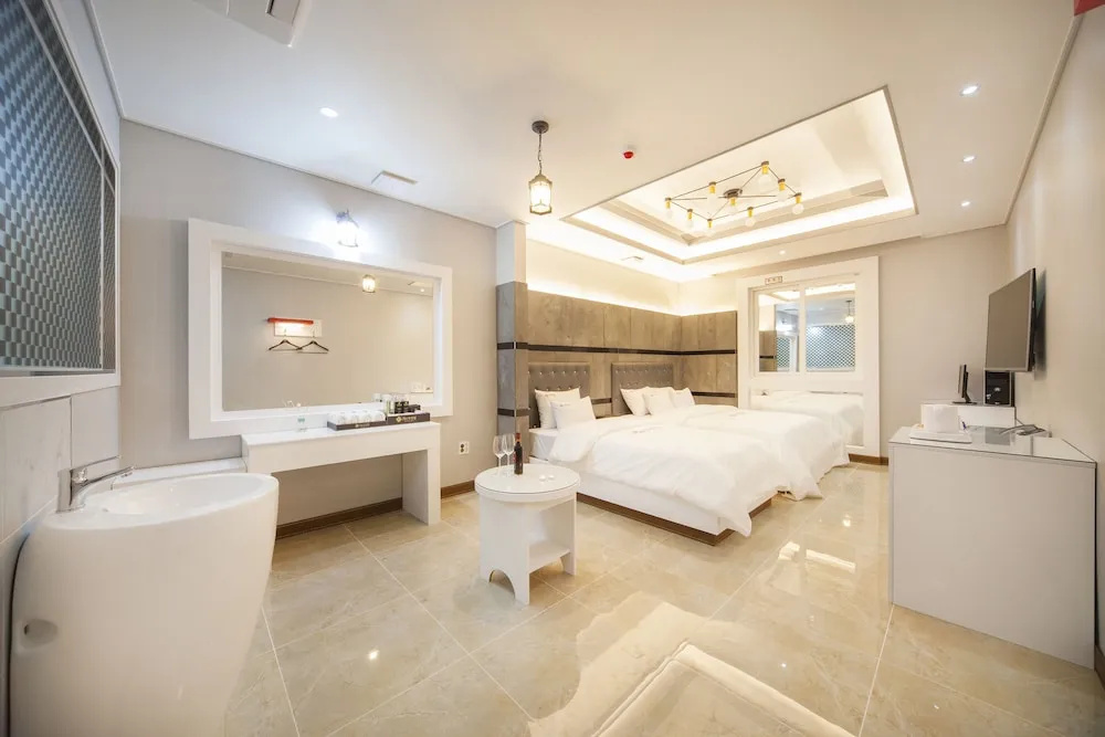 Standard Double room (twin beds)