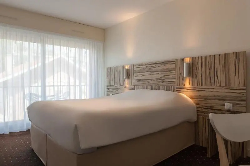 Standard Double room with balcony (full double bed)