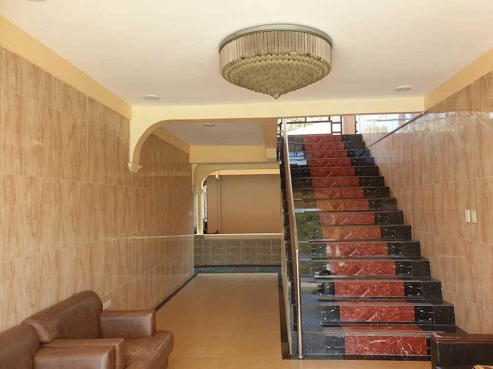 Lobby & Reception