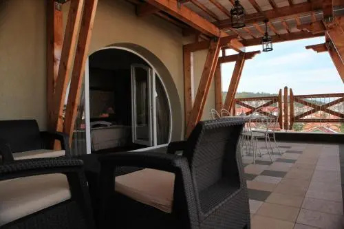 Balcony & Terrace