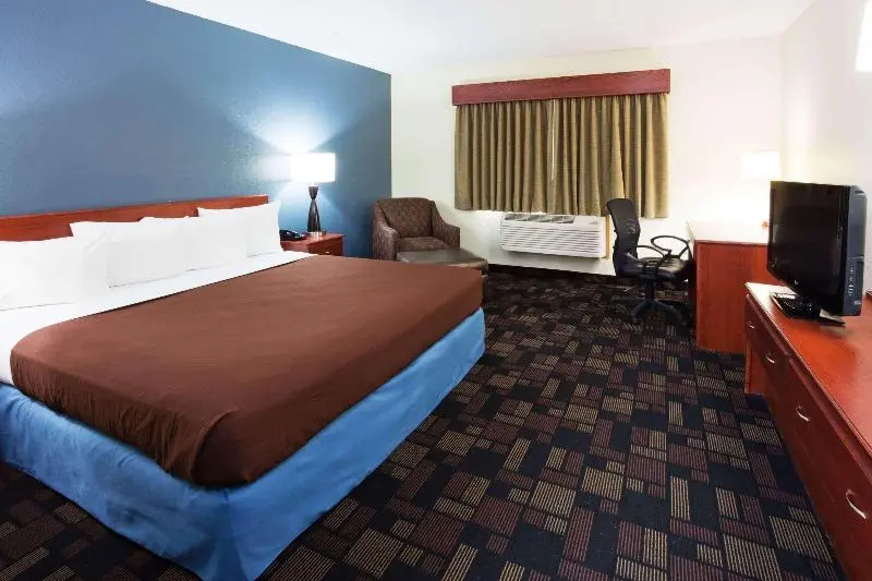 AmericInn by Wyndham Austin - Tap to explore photos