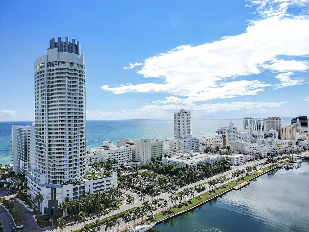 Junior Suite 1 At Sorrento S- Fontainebleau Miami Beach Studio Bedroom Home by RedAwning