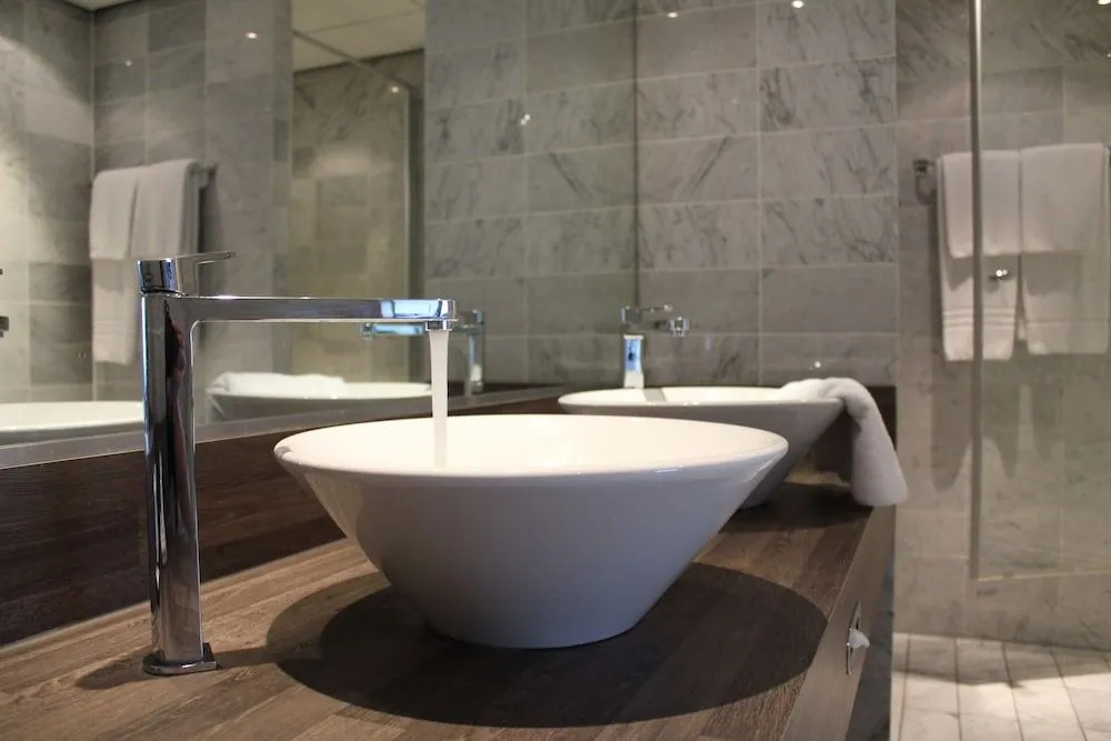 City Hotel - фото 10