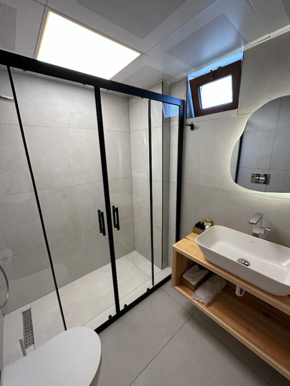 Двухместный люкс Deluxe двуспальная кровать в Audo Studio Hotel