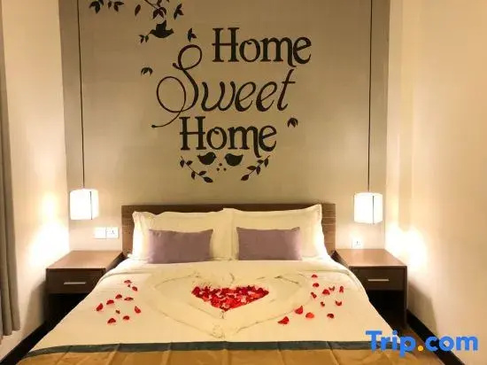 1 Bedroom Apartment with balcony and with river view