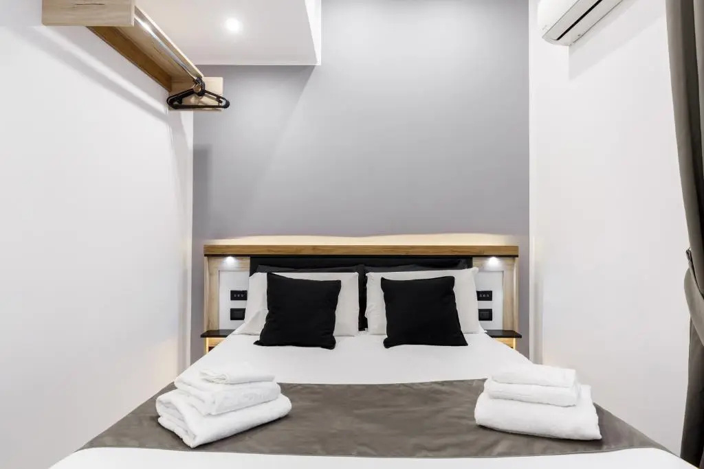 Standard Double room (full double bed)