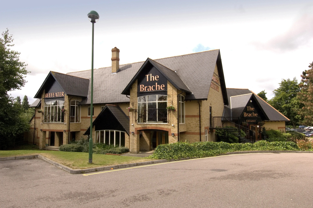 Premier Inn Luton Airport - фото 14