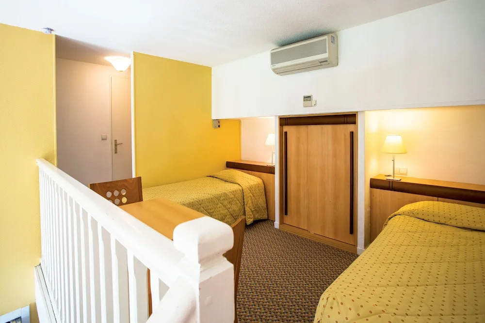 Bed in Dorm Duplex beachfront