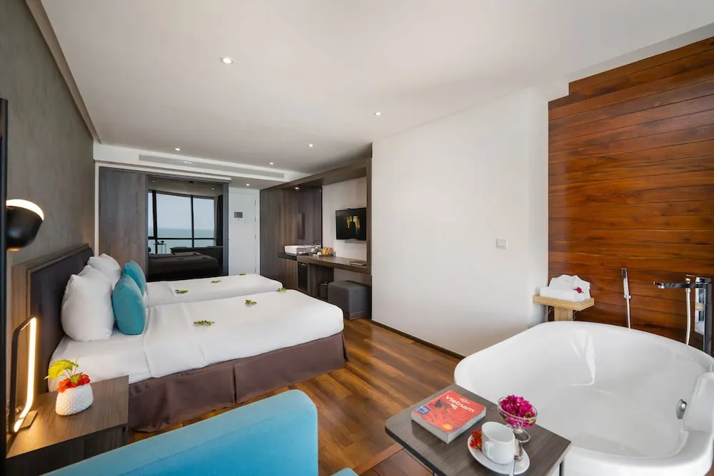 Executive Double Suite with sea view twin beds
