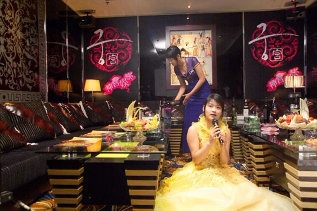 Food & Beverage