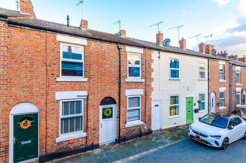 NEW Spacious Stylish Home City Centre Sleep 4