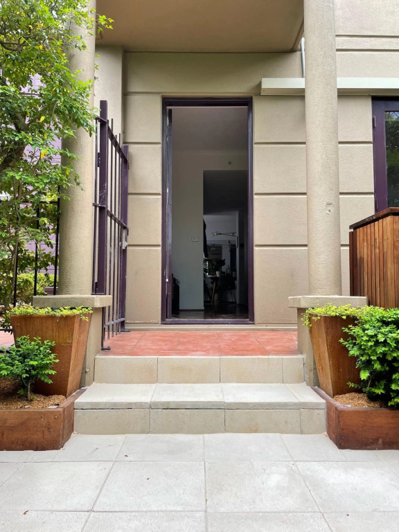 Stylish Townhouse in Melbourne's Playground