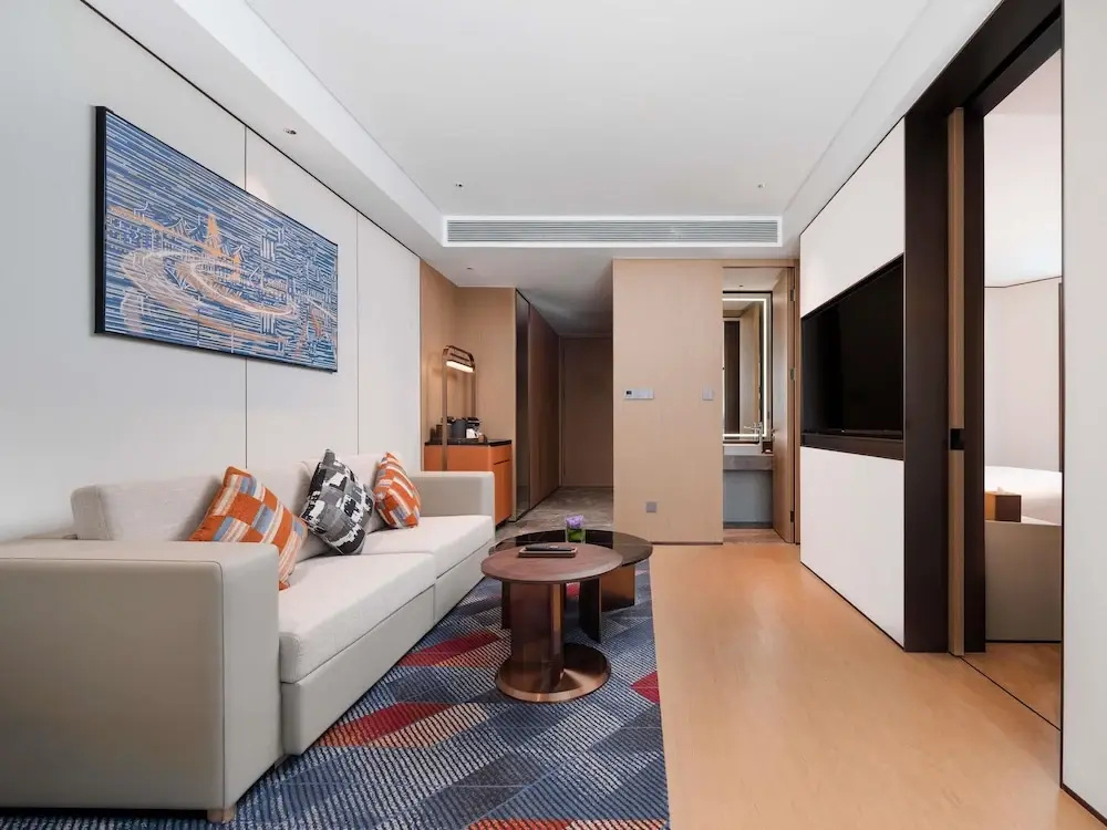 Deluxe Double Suite (full double bed)