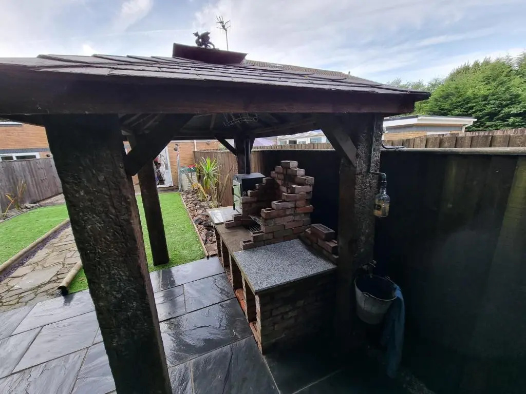 Cosy 2 bed - with relaxing garden!