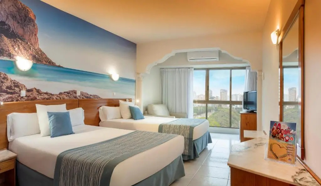 Double room (full double bed)