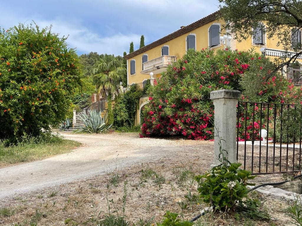 Bastide Du Defends