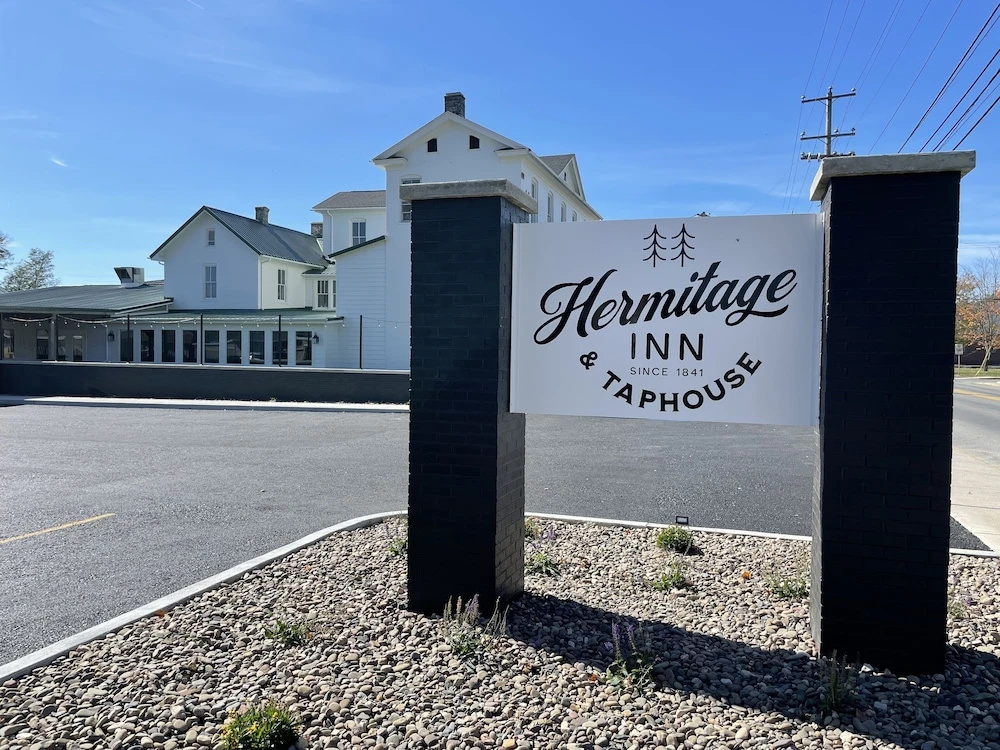 The Hermitage Inn and Taphouse