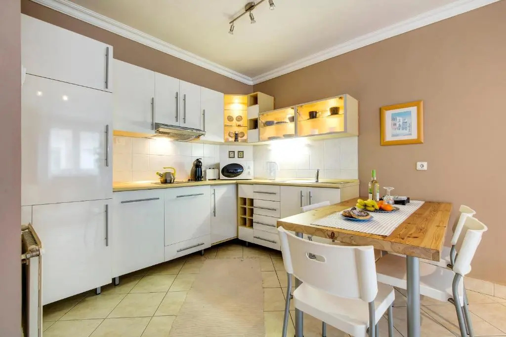 Viola - Newly furnished with free garage!