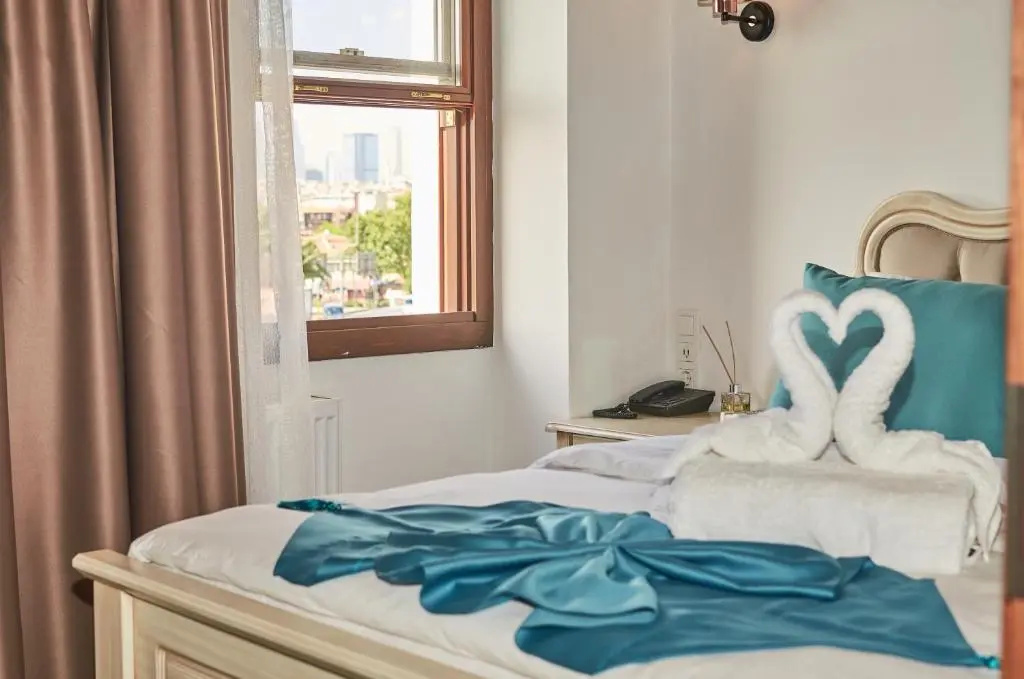 Двухместный номер Standard с видом на море (двуспальная кровать) в Galata Dream Hotel