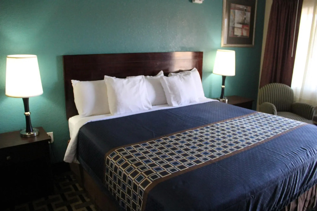 Budget Inn — фото 6