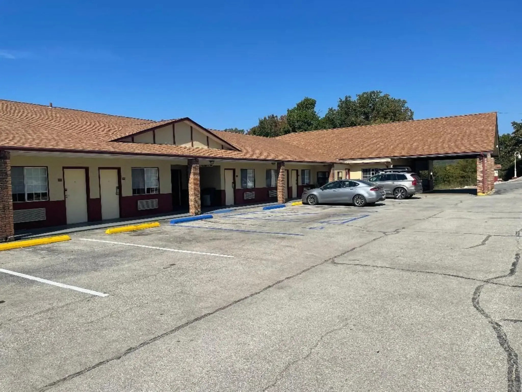 Village Inn of Hardy
