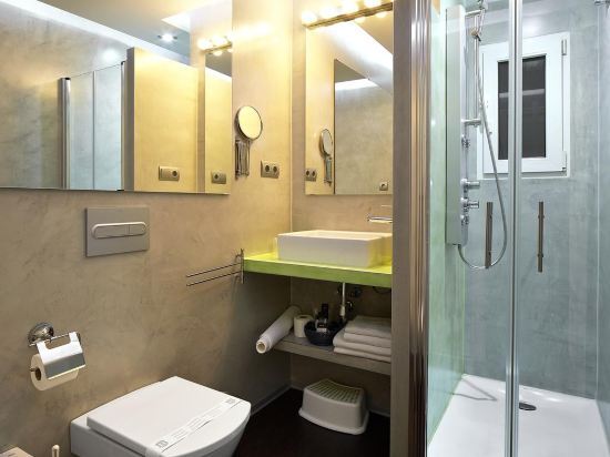 Apartaments Gaudint Barcelona Suites - 9