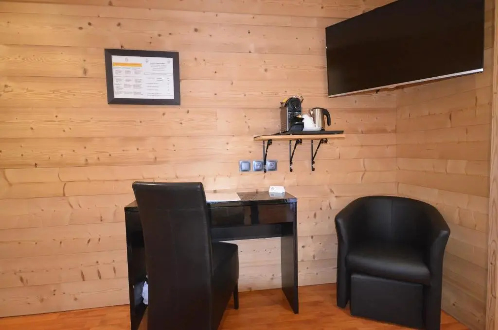 Superior Double room with mountain view (full double bed)