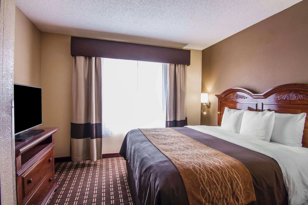Отель Quality Inn & Suites I-35 E / Walnut Hill в Далласе