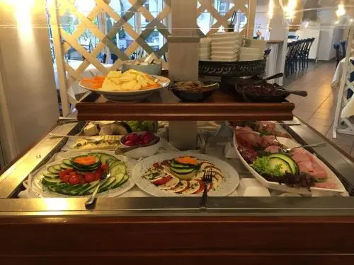 Food & Beverage