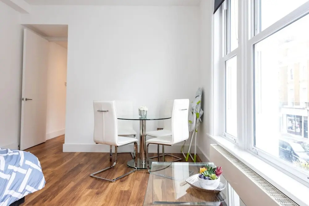 Gorgeous Apartment by the Park SS2