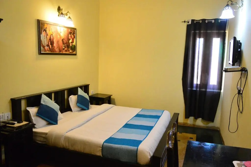 Standard Double room (full double bed)