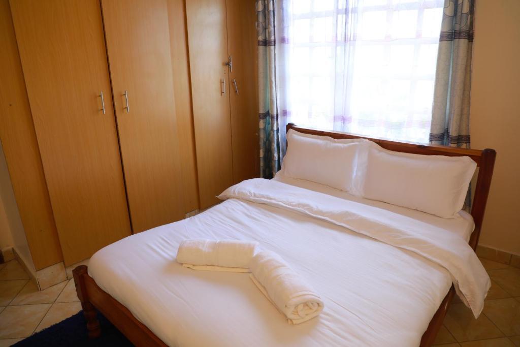 Отель moody moon 2 bedroom apartment, фото 7