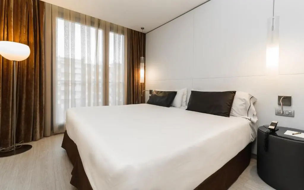 Urban Plus Double room (full double bed)