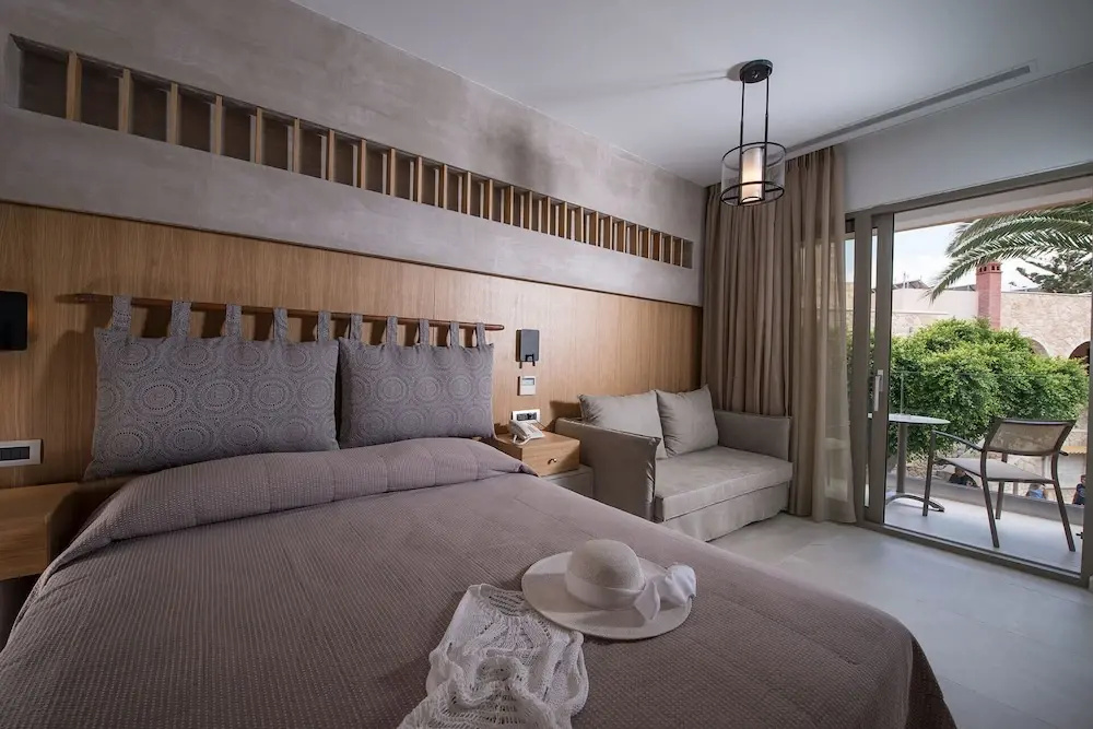 Double room (full double bed)