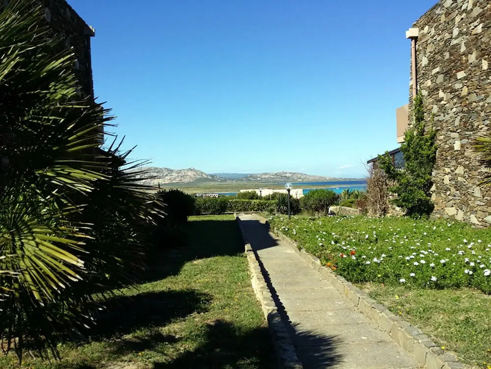 Bilocale in Residence con Piscina Vicino Alla Spiaggia