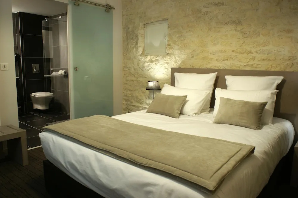 Standard Double room with view (full double bed)