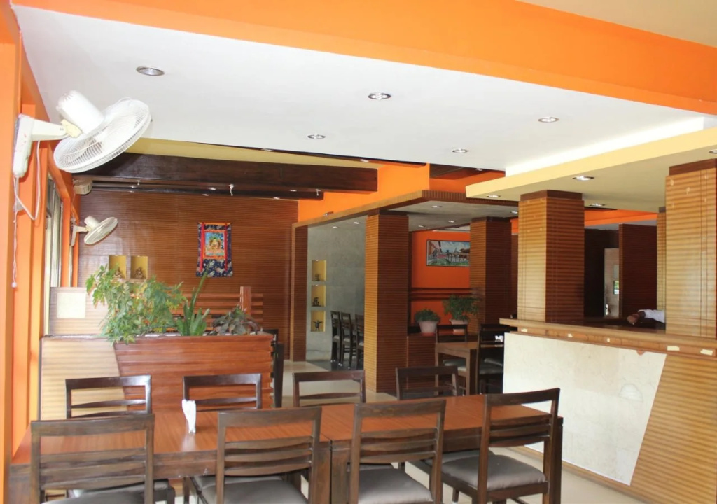 Food & Beverage