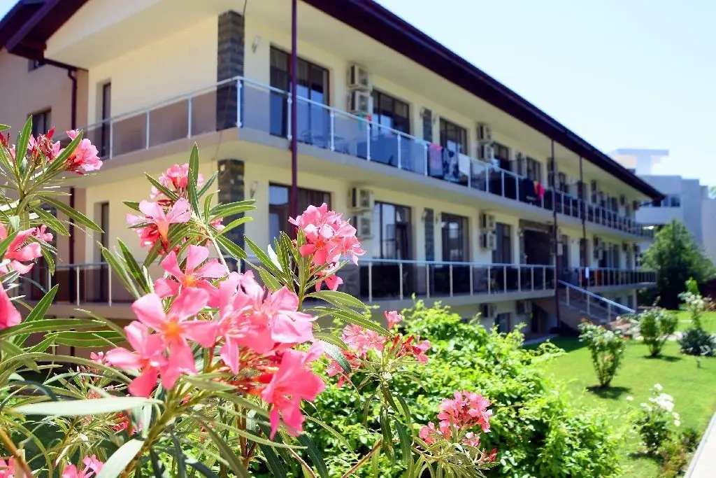 Q HOTEL cm