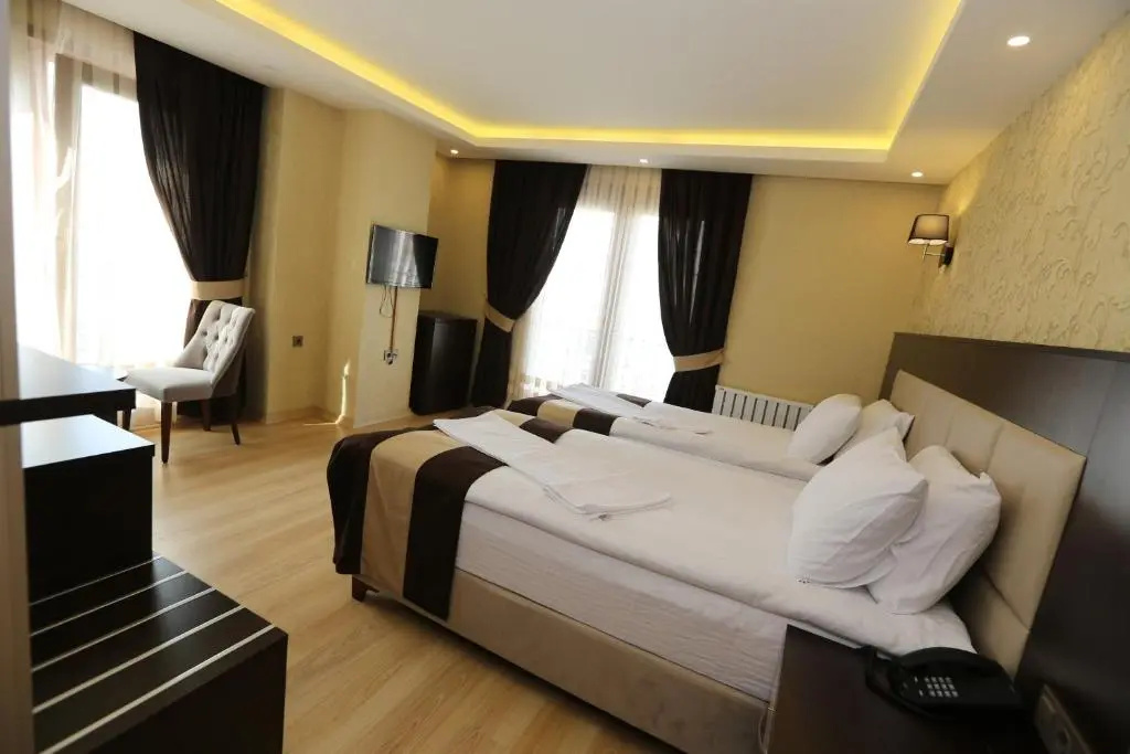 Deluxe Double room (full double bed)