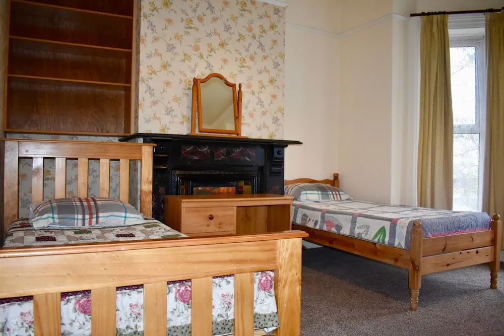 Traditional 3 Bedroom Home Near City Centre