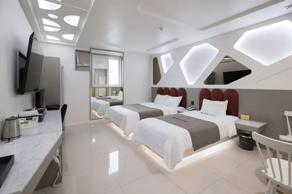 Standard Double Family room (twin beds)