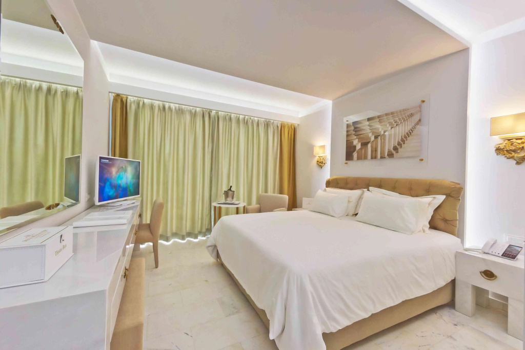 Royal Marmin Bay Boutique & Art Hotel - Adults Only — фото