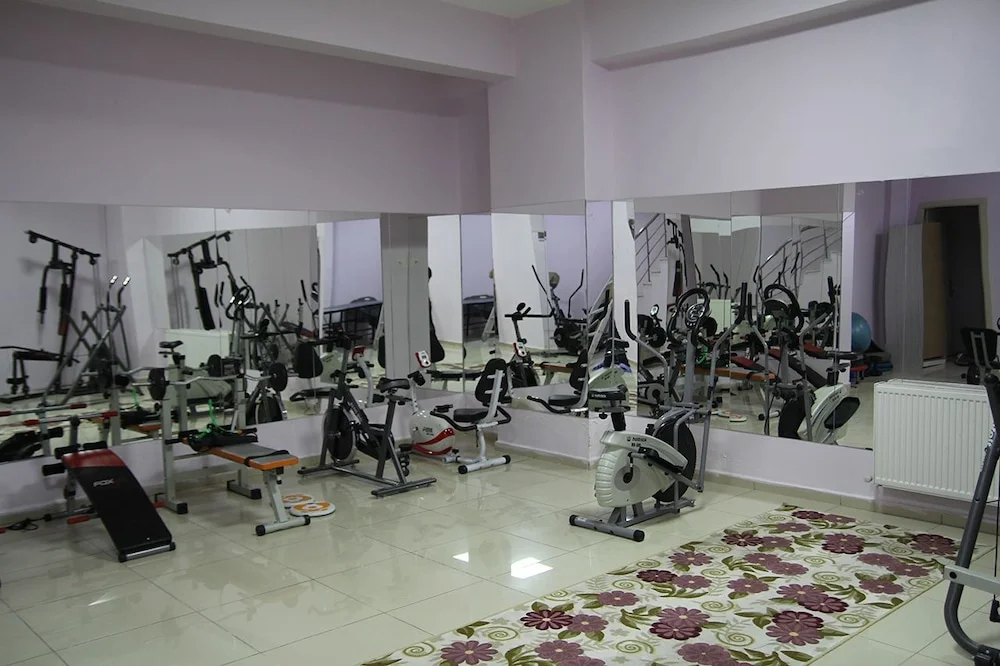 Seckin Apart - Caters to Adult Women - фото 24