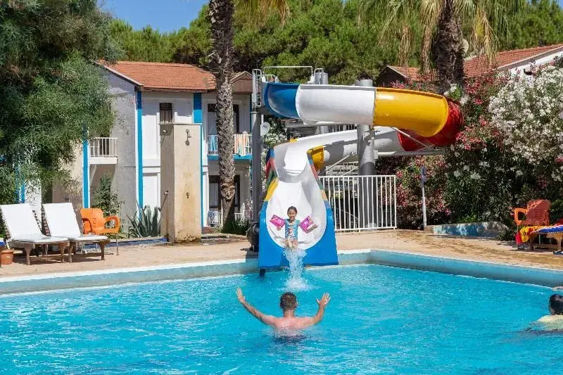 Santa Family Club Hotel - Général