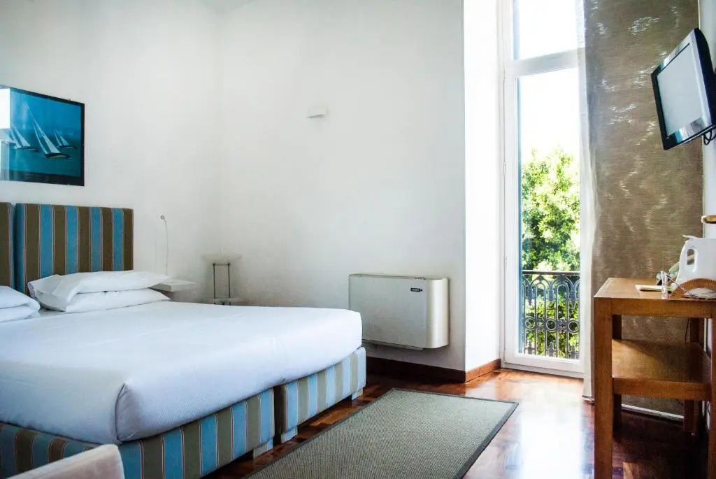 Standard Double room with balcony (full double bed)