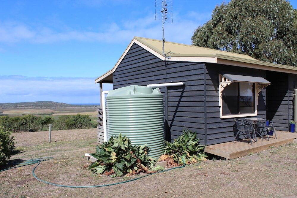 12 Apostles Cottages image