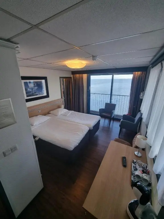 Deluxe Double room with sea view (twin beds)