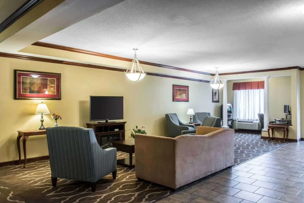 Lobby & Reception